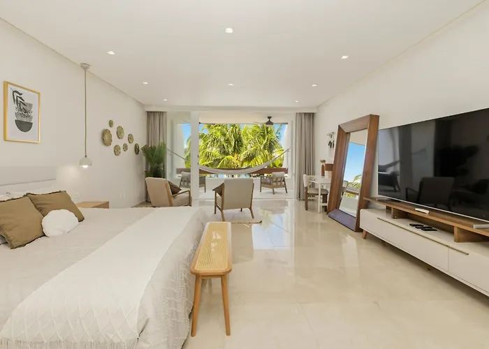 Luxury Penthouse With Oasis Private Rooftop *