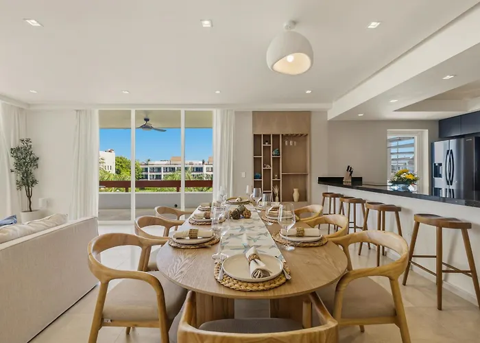 Luxury Penthouse With Oasis Private Rooftop *