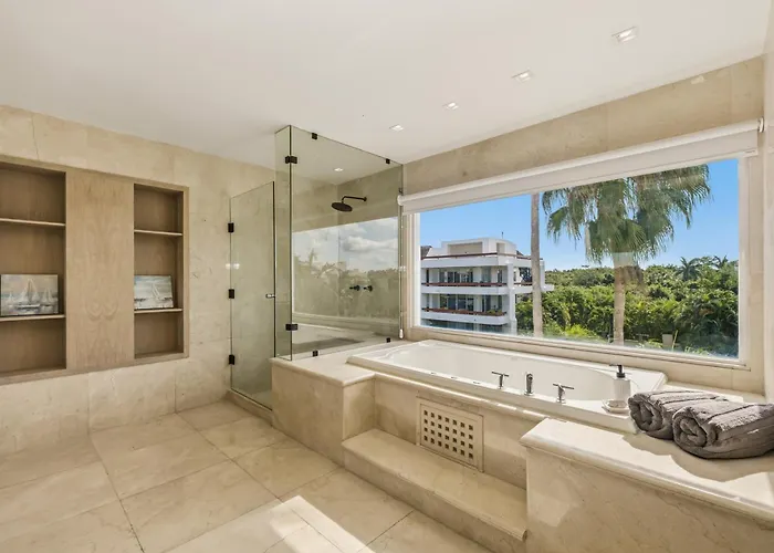 Luxury Penthouse With Oasis Private Rooftop Apartment