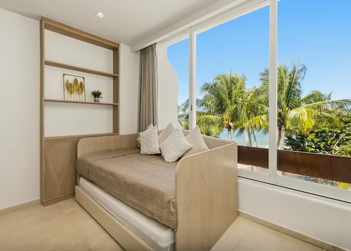 Luxury Penthouse With Oasis Private Rooftop Apartment *