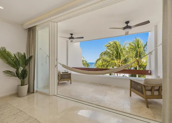 Luxury Penthouse With Oasis Private Rooftop Apartment *